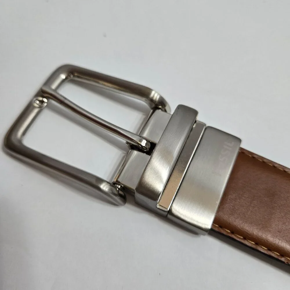 Fossil Mens Brown‎ Leather Belt Size 35 Silver Buckle Casual Preppy Neutral